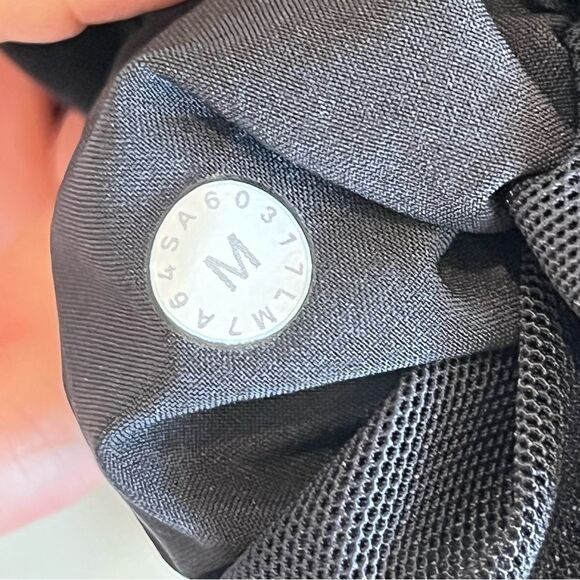 Lululemon Connector Short in Black size Medium - Picture 5 of 10